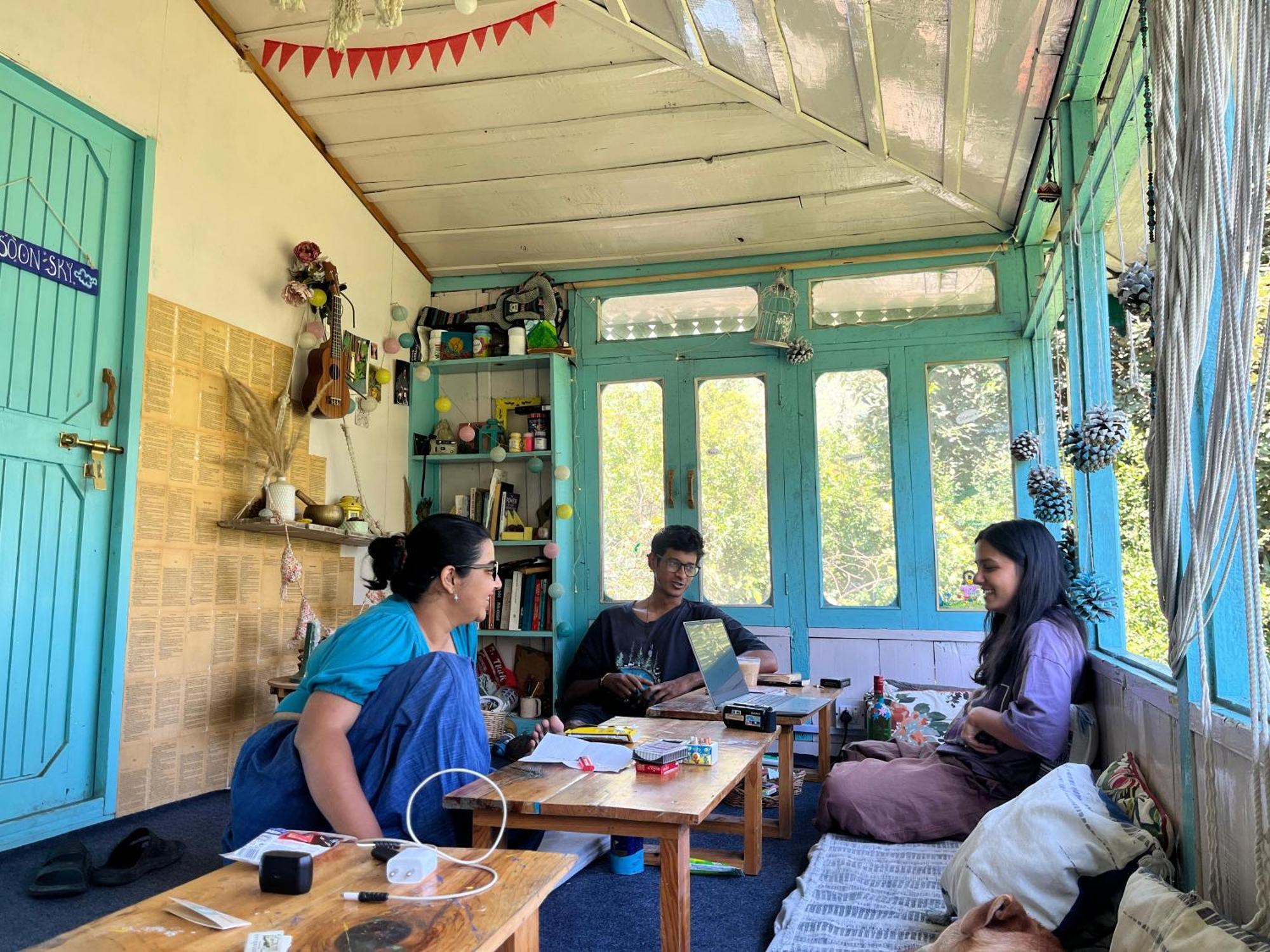 The Nook, Sainj Hostel Екстериор снимка